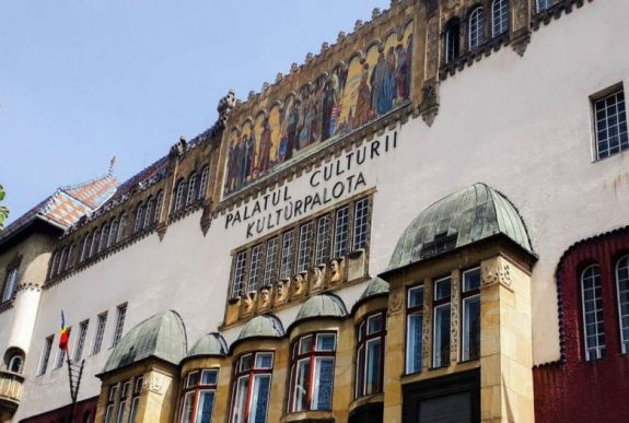 Télen újulhat meg a marosvásárhelyi Kultúrpalota elázott fala