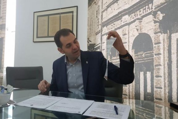 Költségvetés-kiegészítési aggodalmak: a kormány egyik kezével ad, a másikkal visszavesz