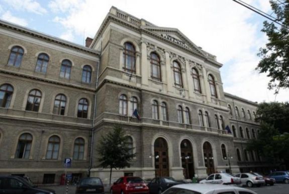 Kettős diplomát szerezhetnek a BBTE Közigazgatás és Közmenedzsment Intézetének mesteris hallgatói