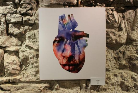 Családi kör: az örökölt identitásról szóló kiállítás nyílt a kolozsvári Bánffy-palota pincéjében