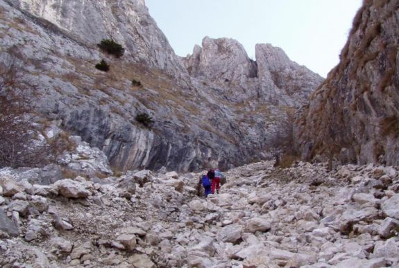 Újabb baleset a Székelykőn, az utóbbi napokban több magyar turistát kellett kimenteni