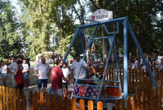 Kolozsvár után hintájuk lett Szatmárnémetiben is mozgássérülteknek