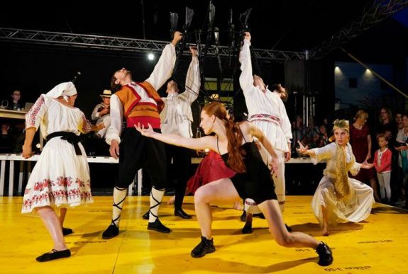 A dunai svábok történetét elevenítik fel négy ország színpadi előadói Temesváron