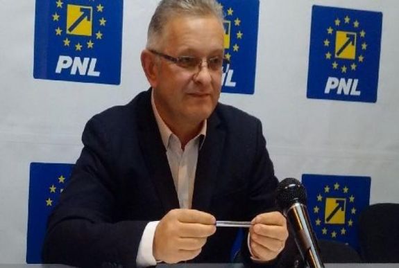 Egy ellenzéki szenátor szerint 25 voks hiányzik a bizalmatlansági indítvány sikeréhez