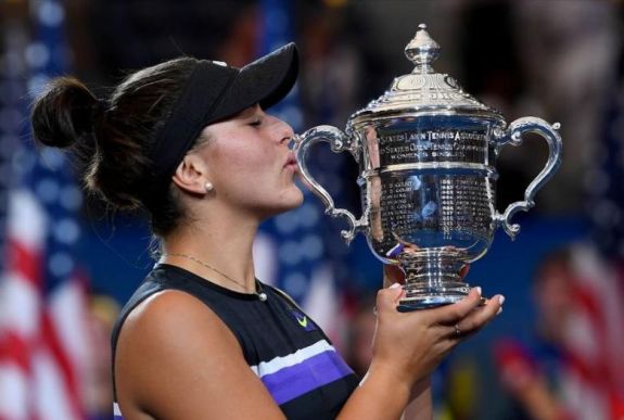 Legyőzte a döntőben Serena Williamset: a kanadai-román lány nyerte a US Opent