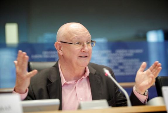 Románia visszavonta ideiglenes EU-biztosjelöltjét