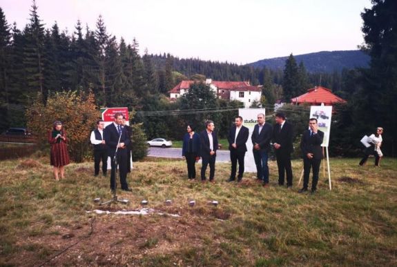 Orvoslakások alapkövét rakták le Borszéken