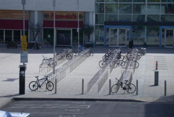 Több bicikliparkoló létrehozását szorgalmazza egy új törvénytervezet