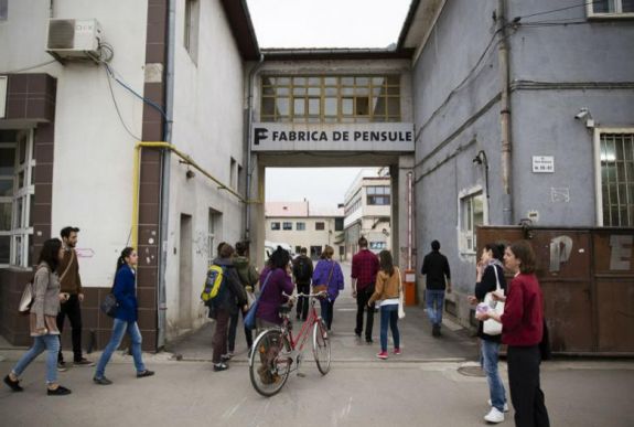 Rendezvénysorozattal ünnepel a tíz éves kolozsvári Ecsetgyár