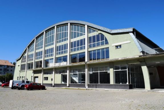 Felújítják a csíkszeredai városi sportcsarnokot, de a sportklubok nem örülnek a hírnek