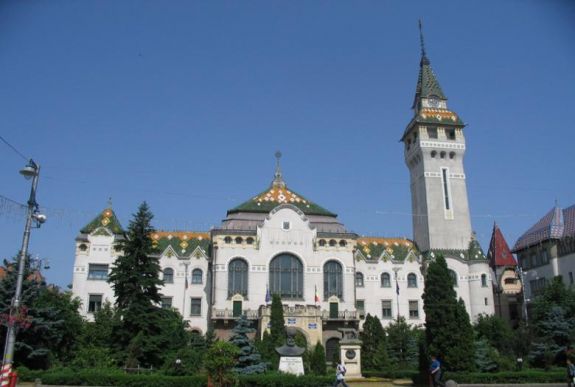 A Maros Megyei Tanács urbanisztikai osztályvezetőt keres (X)