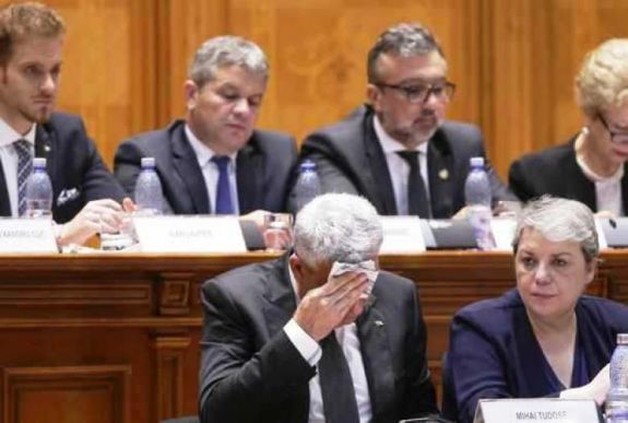 Nem életbiztosítás: átlagban alig 400 napig tart a miniszterek mandátuma Romániában