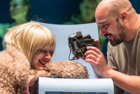 Díjazták az elmúlt színházi évad legjobb teljesítményeit – erdélyi alkotók is remekeltek