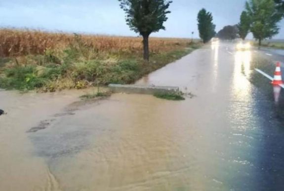 Bákó megyében megállás nélkül esett