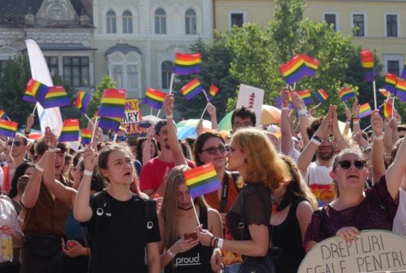 Felmérés az európai melegjogokról: Románia sereghajtó, de egyre nyitottabb