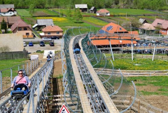 A Gyimesekbe csalogatja a turistákat az ország leghosszabb bobpályája