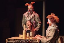 Hidegrázósan vicces tanmese a manipulációról – Brit bohóctréfa a 7. PulzArton