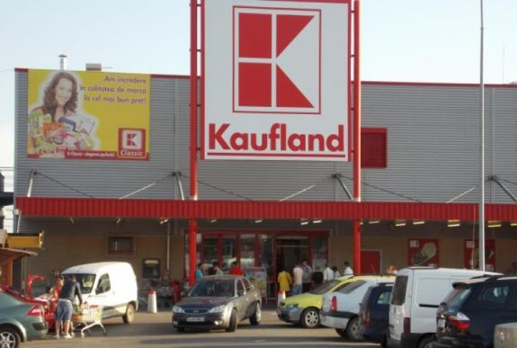 Változás a Kauflandnál: október elsejétől pénzbe kerül, ami eddig ingyen volt