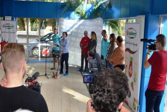 „Volt, aki megszólalt magyarul, volt, aki nem” – miért nem volt kétnyelvű Hosszú Katinka kolozsvári fogadtatása?