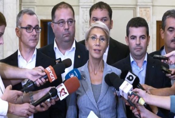 FRISSÍTVE – Benyújtotta az ellenzék a bizalmatlansági indítványt