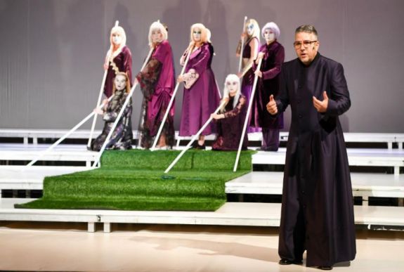 Ősbemutatóval kezdi az évadot a szatmárnémeti színház