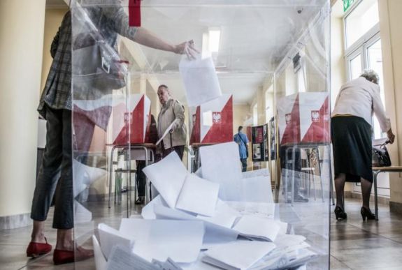 A Jog és Igazságosság nyerte a hagyományos lengyelországi próbaválasztást