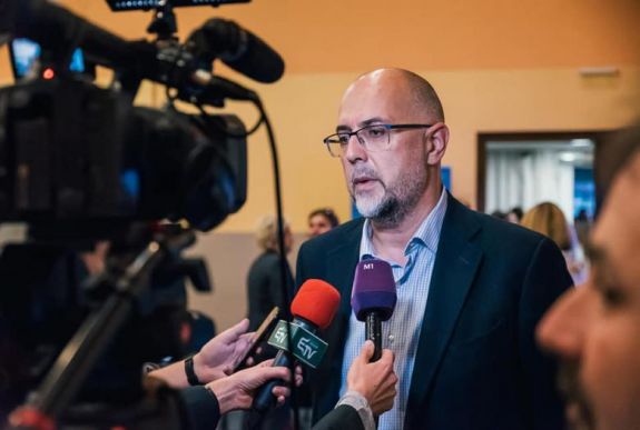 Elítéli a hibridháborús gyakorlat székelyföldi megszervezését Kelemen Hunor