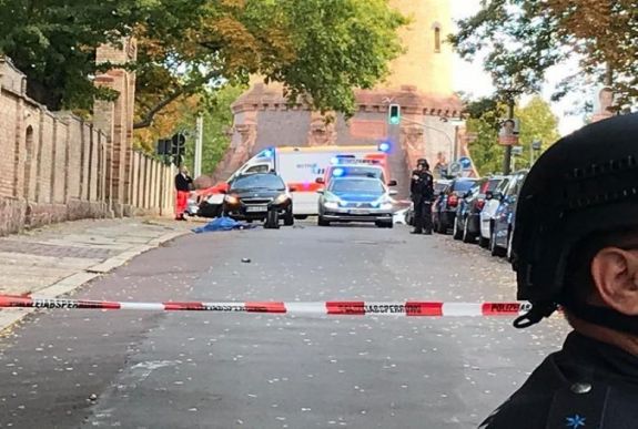 Lövöldözés volt egy németországi zsinagógánál, ketten meghaltak