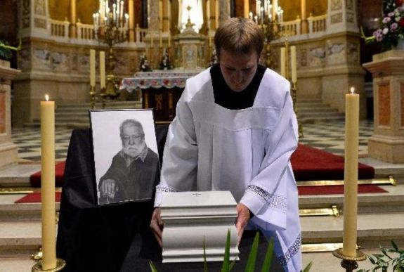 A Szent István-bazilikában búcsúztatták Sára Sándort