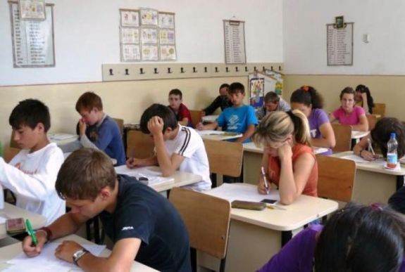 Áldozati évfolyam: a hetedik osztályos diákok túlterheltsége miatt tiltakoznak a szülők