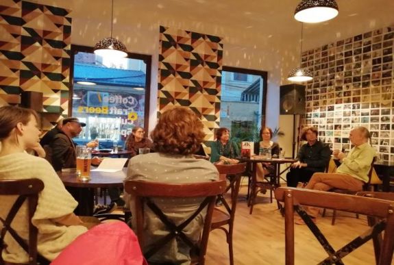 Sok kicsi kör sokra megy – Szépíró Kör alakult Kolozsváron