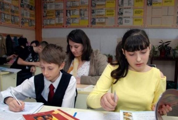 Megszavazták: jövő tanévtől csökkennek az iskolai óraszámok