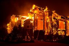 Rendkívüli állapotot hirdetett a kaliforniai kormányzó a tűzvészek miatt