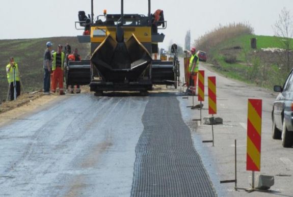Több pénzt fordítanak a megyei utak karbantartására Kolozs megyében