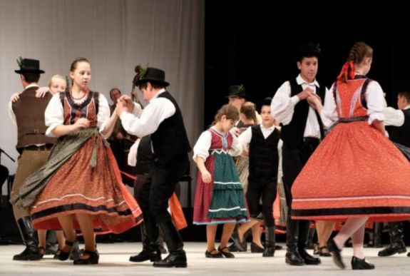 Sepsiszentgyörgyi Néptánc és Népzene Találkozó: átalakulóban van a népi kultúra