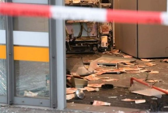 Pénzeső Németországban egy bankautomata felrobbantása után