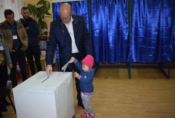 Elnökválasztás 2019: a Szatmár megyei RMDSZ-es politikusok igyekeztek jó példát mutatni