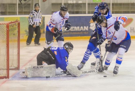 Román jégkorongbajnokság: könnyed győzelmeket aratott a Sportklub