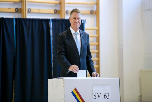 FRISSÍTVE – Klaus Johannis számít a magyarok szavazatára a második fordulóban