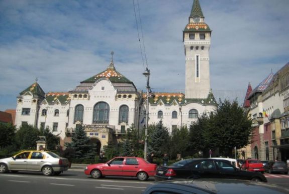 Vezető köztisztviselői állást hirdetett a Maros Megye Tanács (X)