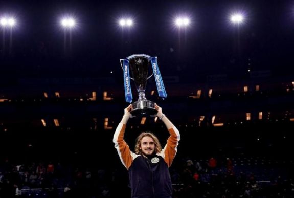 Cicipasz magabiztos játékkal megnyerte a londoni tenisz-világbajnokságot