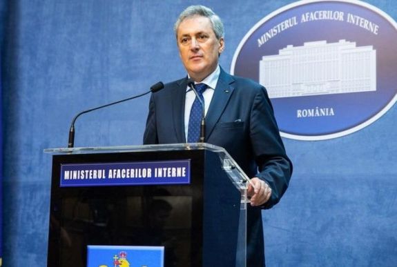 Belügyminiszter: a Hargita megyei prefektus „tiszteletbeli tisztségeknek” tekintette a kötelességeit