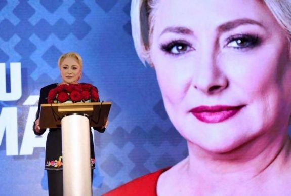 Dăncilă el akarja lopni a show-t: Johannis előtt egy órával szervez sajtóbeszélgetést