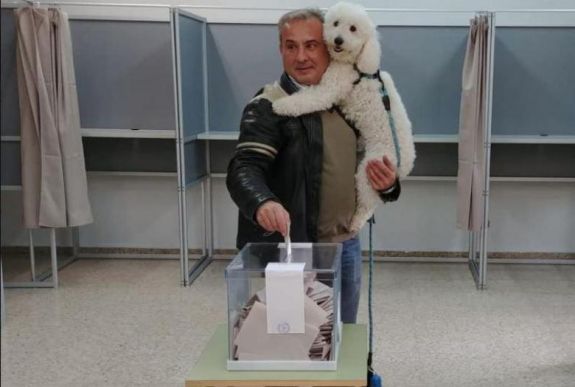 Közel 400 ezren szavaztak külföldön vasárnap 10 óráig