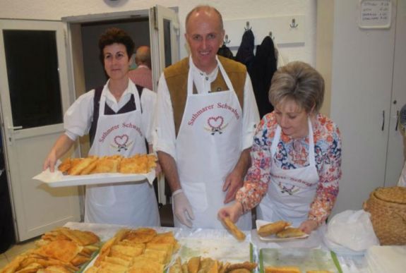 Egy strudli nem strudli, de még kettő sem - ünnepeltek a szatmári svábok