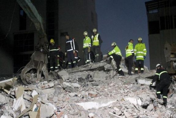 Emelkedett az albániai földrengés halálos áldozatainak száma