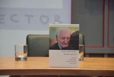 Tizenöt szerző mutatta meg, hányféleképpen elemezhető Kányádi Sándor verse