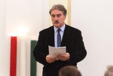 Bárdos Gyula vezeti a felvidéki Magyar Közösségi Összefogás listáját