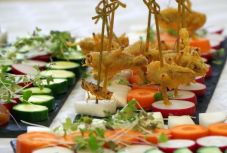 ENSZ-javaslat: hús helyett együnk ropogós sáskát rizskörítéssel