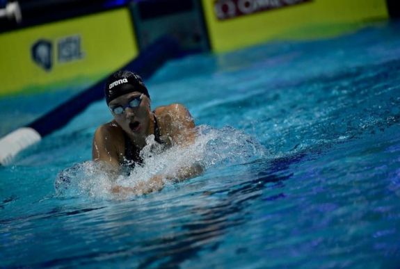 Rövidpályás úszó Eb: Hosszú arany-, Jakabos ezüstérmes 400 méter vegyesen 